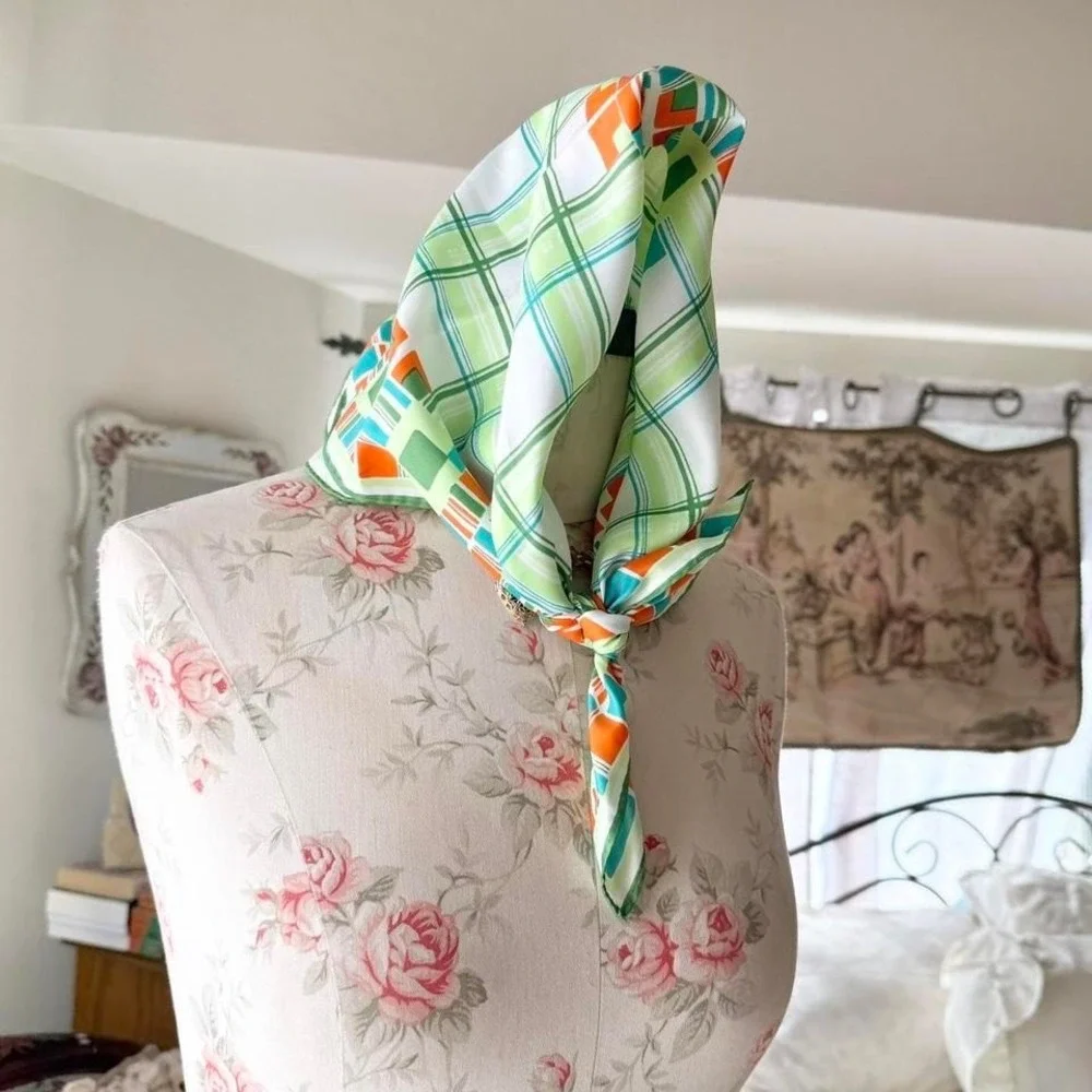 vintage green square floral‎ scarf